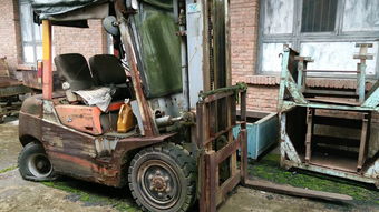 重慶弘?yún)f(xié)汽車配件廠存貨及設(shè)備一批在重慶產(chǎn)權(quán)交易網(wǎng)掛牌轉(zhuǎn)讓，礦山機械成亮點